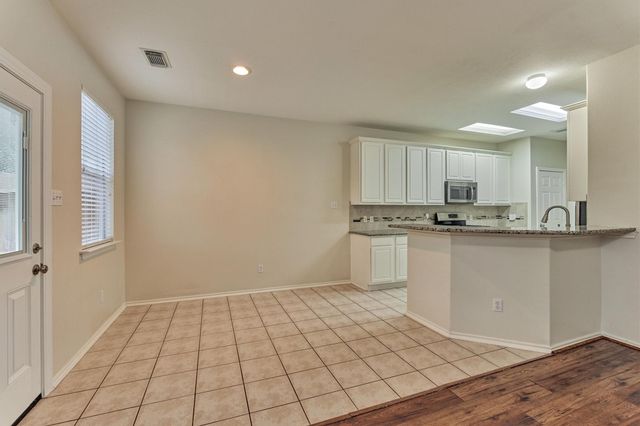 11 Summerhaze Circle, The Woodlands, TX 77382