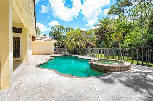 4956 200th Trail N, Loxahatchee, FL 33470
