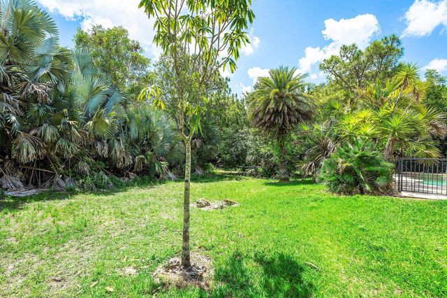 4956 200th Trail N, Loxahatchee, FL 33470