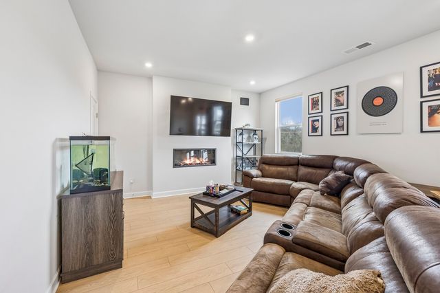 133 Millbrook Dr, Spring Hill, TN 37174