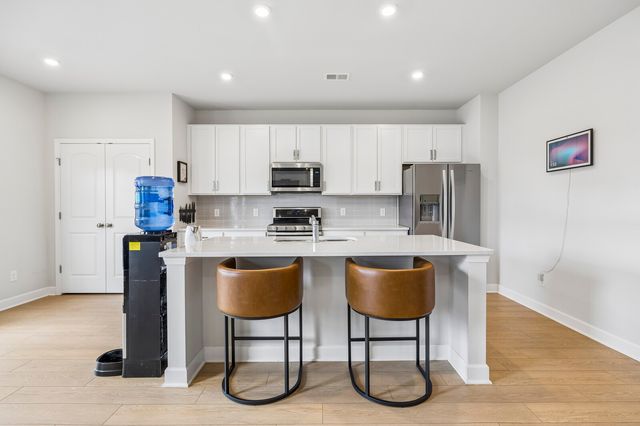 133 Millbrook Dr, Spring Hill, TN 37174