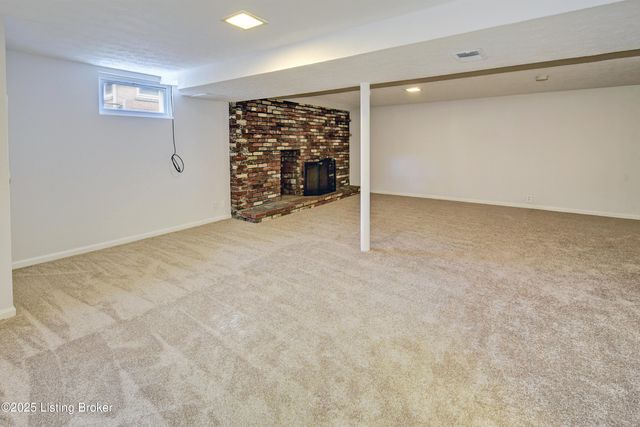 5004 Cedar Brook Ct, Louisville, KY 40219