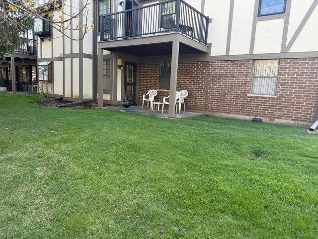 332 Essex Court 4, Wood Dale, IL 60191