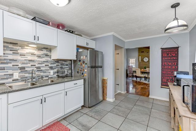 733 Walnut Drive, Logan, OH 43138