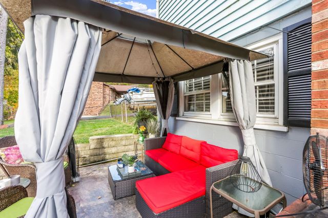 733 Walnut Drive, Logan, OH 43138