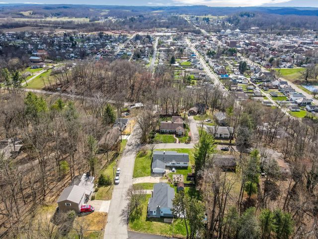 733 Walnut Drive, Logan, OH 43138