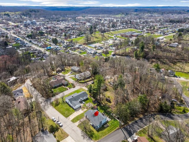 733 Walnut Drive, Logan, OH 43138