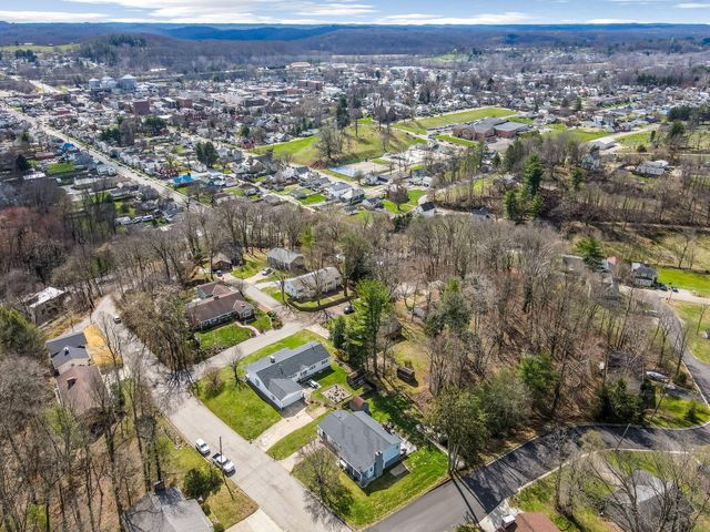 733 Walnut Drive, Logan, OH 43138