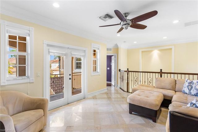 2135 Par DR, Naples, FL 34120