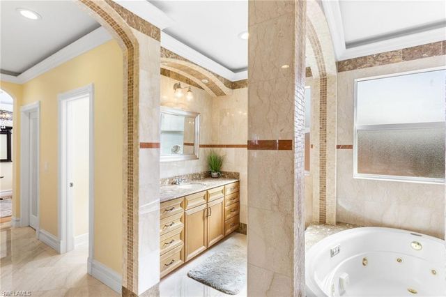 2135 Par DR, Naples, FL 34120