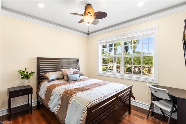 2135 Par DR, Naples, FL 34120