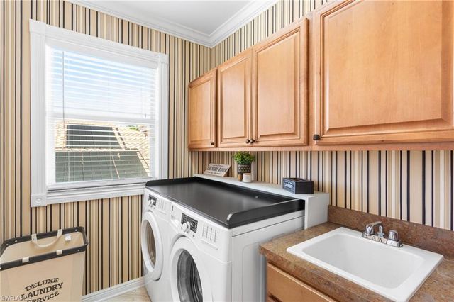 2135 Par DR, Naples, FL 34120