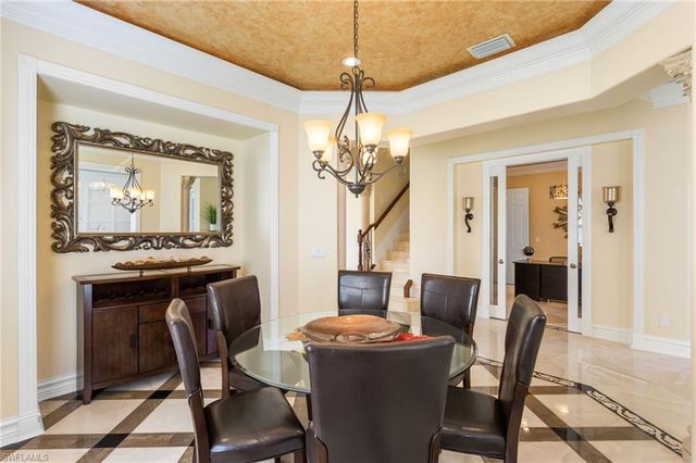 2135 Par DR, Naples, FL 34120