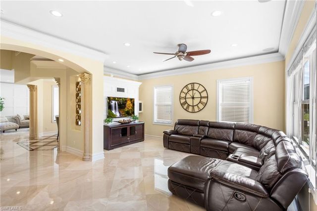 2135 Par DR, Naples, FL 34120