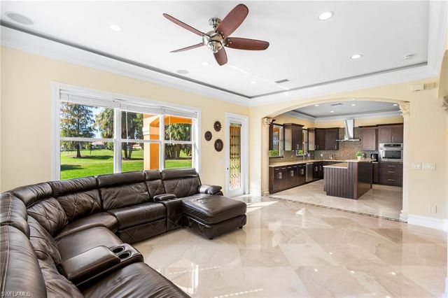 2135 Par DR, Naples, FL 34120