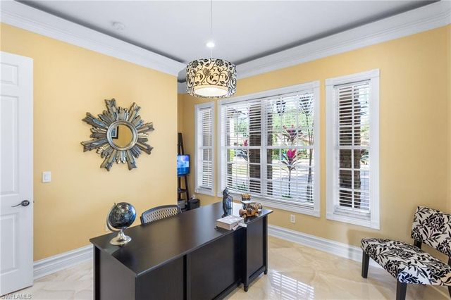 2135 Par DR, Naples, FL 34120