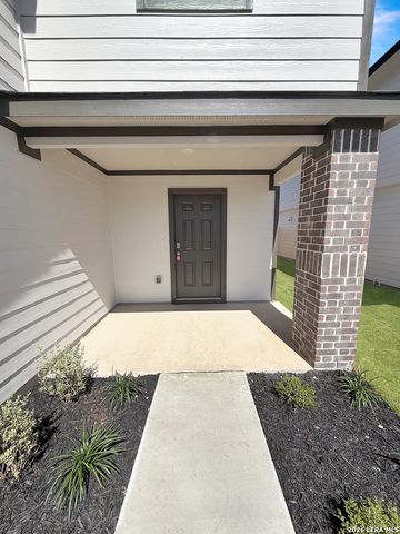 1255 Avery Ranch Dr, New Braunfels, TX 78130