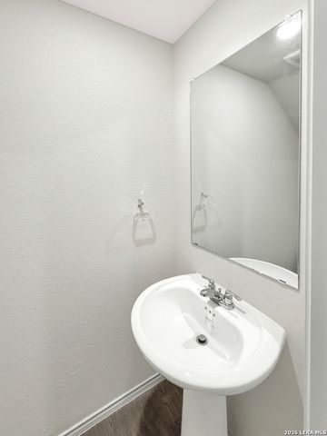 1255 Avery Ranch Dr, New Braunfels, TX 78130