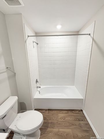 1255 Avery Ranch Dr, New Braunfels, TX 78130