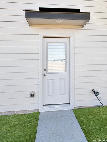 1255 Avery Ranch Dr, New Braunfels, TX 78130