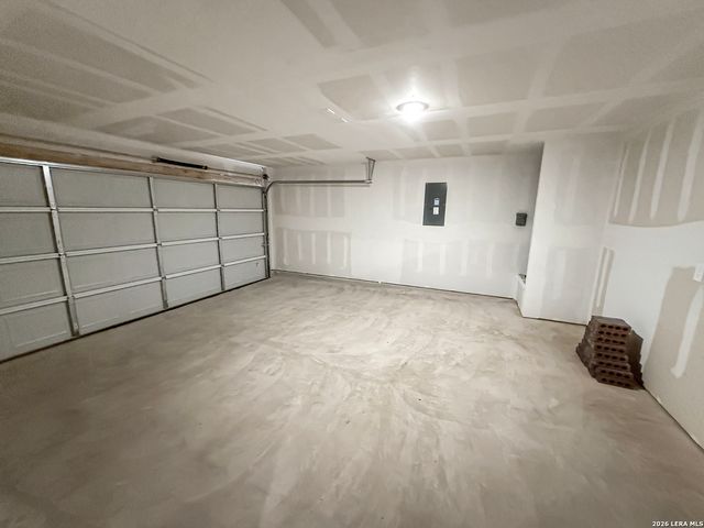 1255 Avery Ranch Dr, New Braunfels, TX 78130