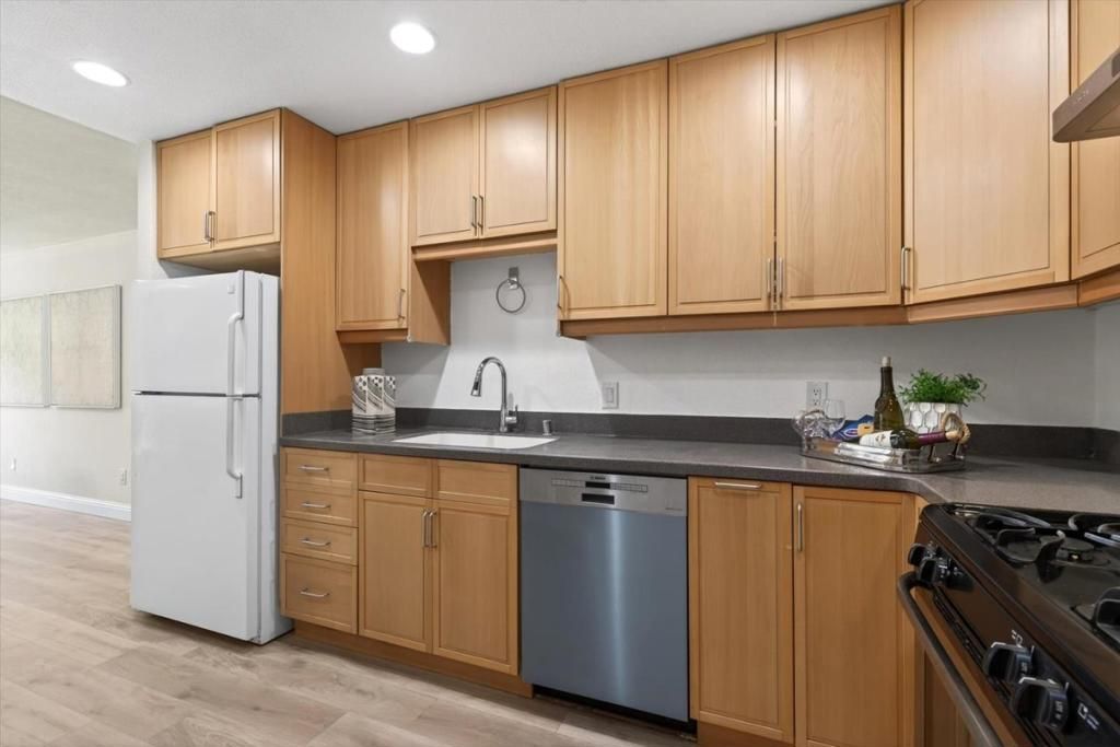 Image 10 of property listing at 512 Lanfair Circle, San Jose, CA 95136