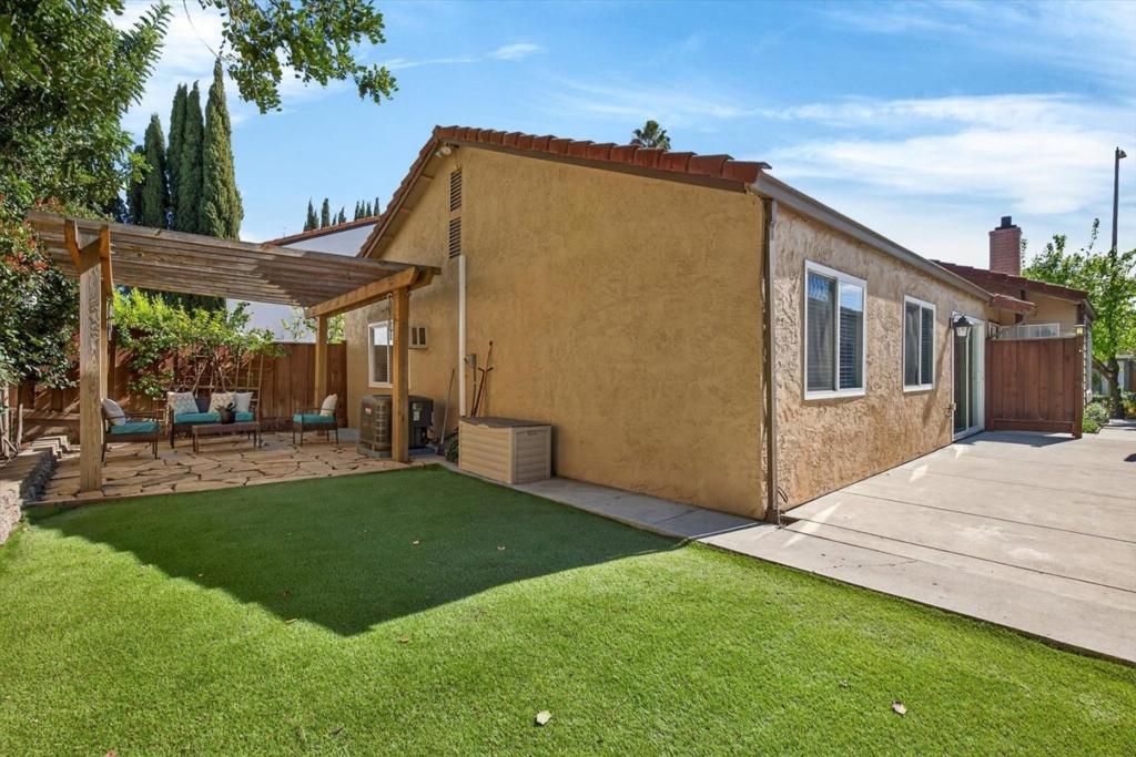 Image 20 of property listing at 512 Lanfair Circle, San Jose, CA 95136