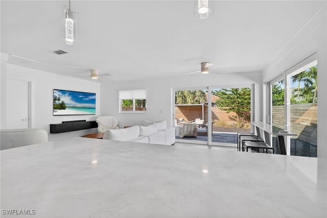 565 110th AVE N, Naples, FL 34108