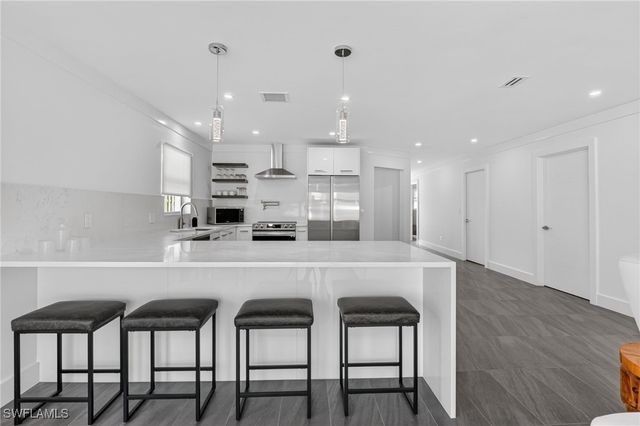 565 110th AVE N, Naples, FL 34108