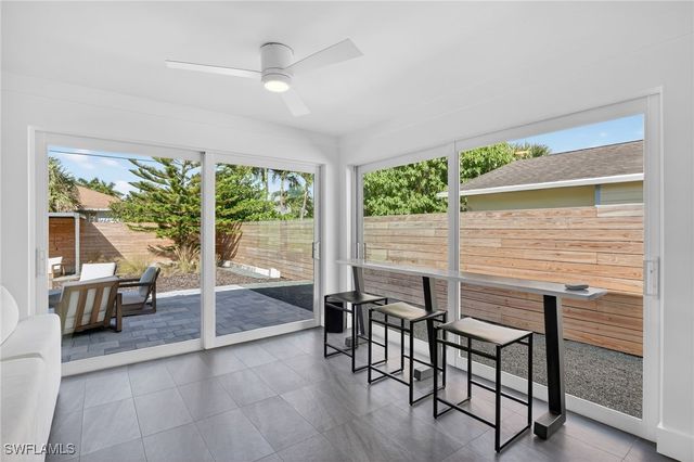 565 110th AVE N, Naples, FL 34108