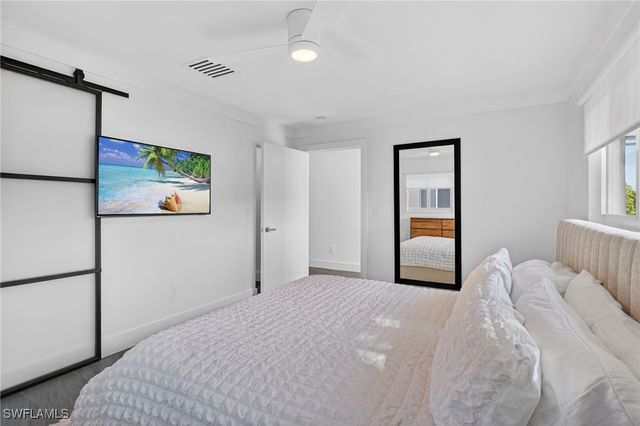 565 110th AVE N, Naples, FL 34108