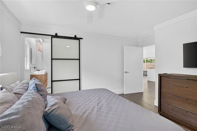 565 110th AVE N, Naples, FL 34108