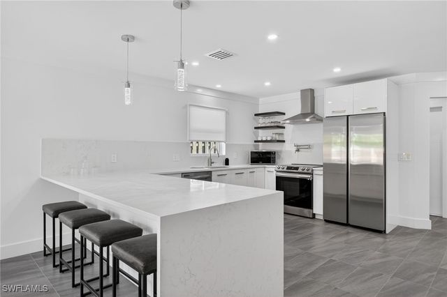 565 110th AVE N, Naples, FL 34108