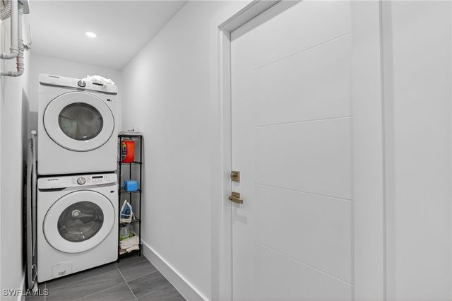 565 110th AVE N, Naples, FL 34108