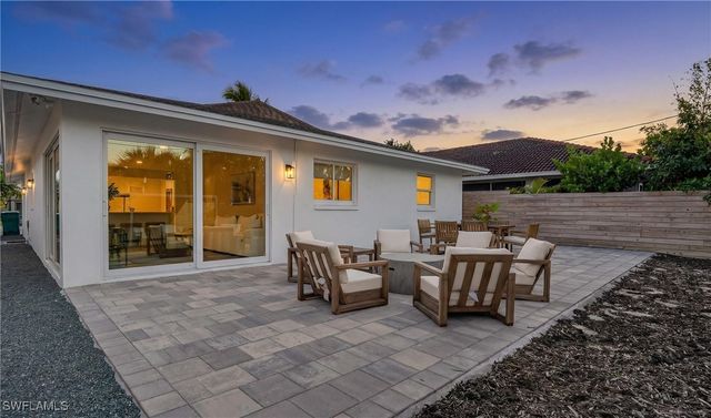 565 110th AVE N, Naples, FL 34108