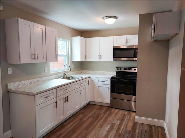 803 VALENCIA ROAD, Plant City, FL 33563