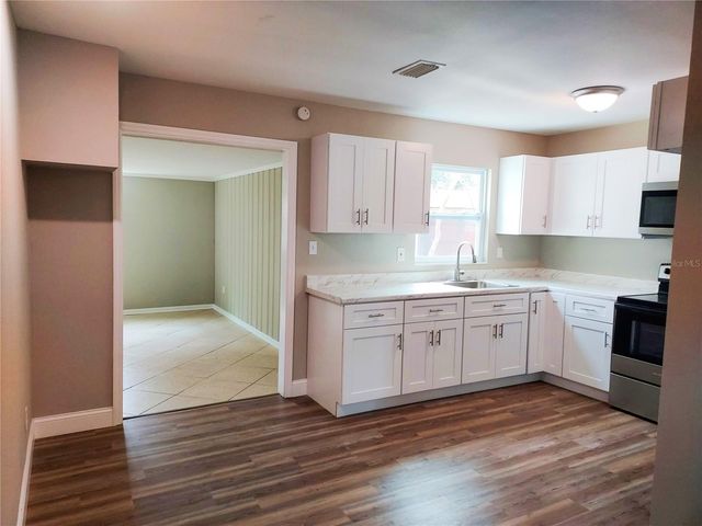 803 VALENCIA ROAD, Plant City, FL 33563