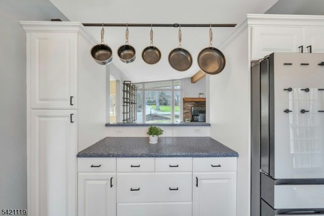 27 Bear Mountain Rd, Ringwood Boro, NJ 07456