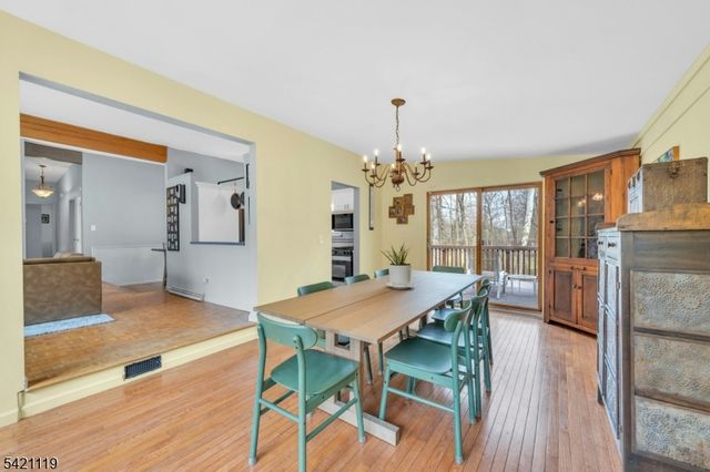 27 Bear Mountain Rd, Ringwood Boro, NJ 07456