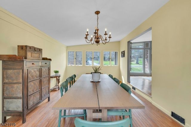 27 Bear Mountain Rd, Ringwood Boro, NJ 07456