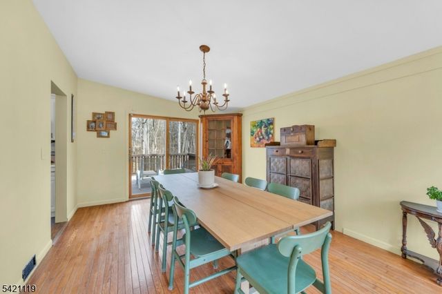 27 Bear Mountain Rd, Ringwood Boro, NJ 07456