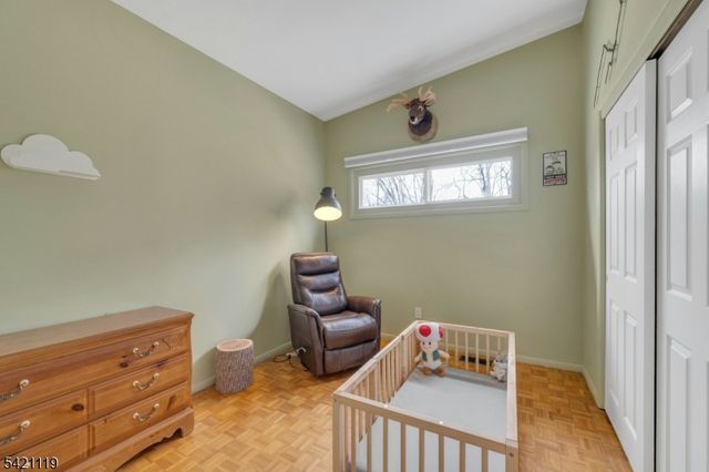 27 Bear Mountain Rd, Ringwood Boro, NJ 07456