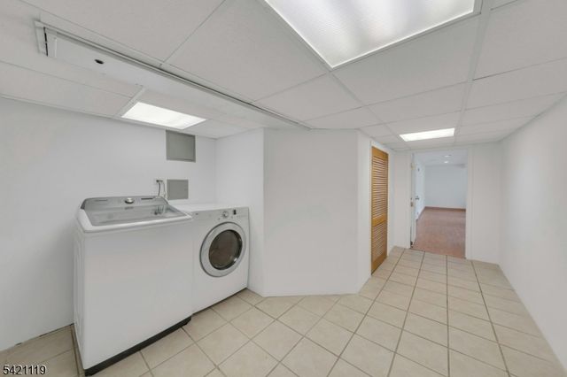 27 Bear Mountain Rd, Ringwood Boro, NJ 07456