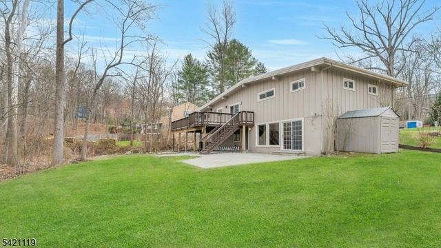 27 Bear Mountain Rd, Ringwood Boro, NJ 07456