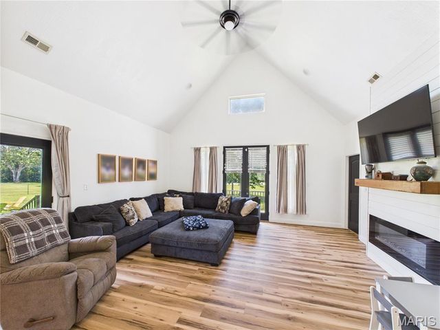 224 Sweet Valley Circle, Crocker, MO 65452