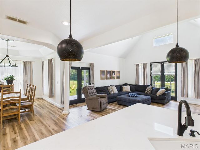 224 Sweet Valley Circle, Crocker, MO 65452