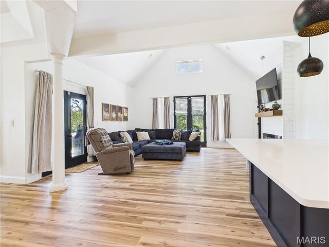 224 Sweet Valley Circle, Crocker, MO 65452