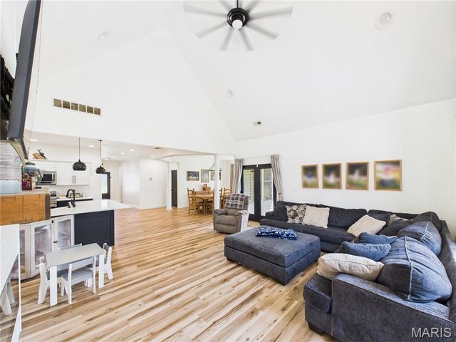 224 Sweet Valley Circle, Crocker, MO 65452