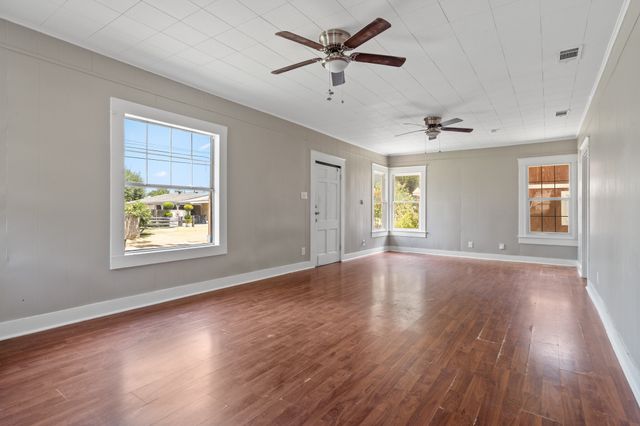 1619 Oneal Street, Greenville, TX 75401