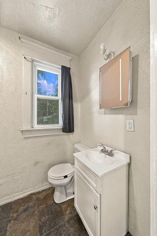 1425 W 15th Street, Davenport, IA 52804
